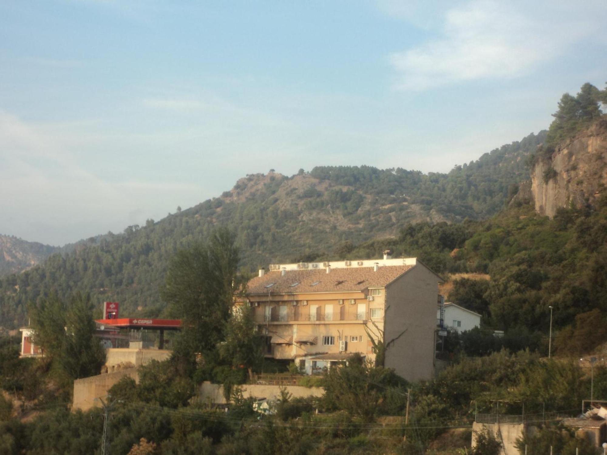 Hotel San Julian Burunchel Bagian luar foto