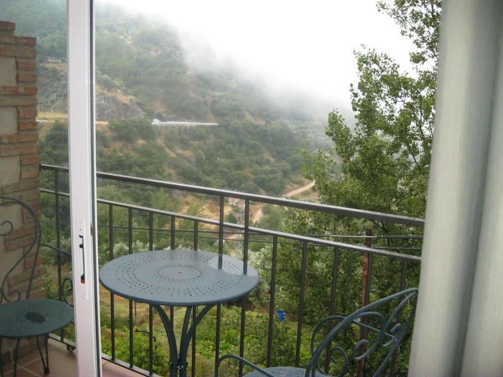 Hotel San Julian Burunchel Bagian luar foto